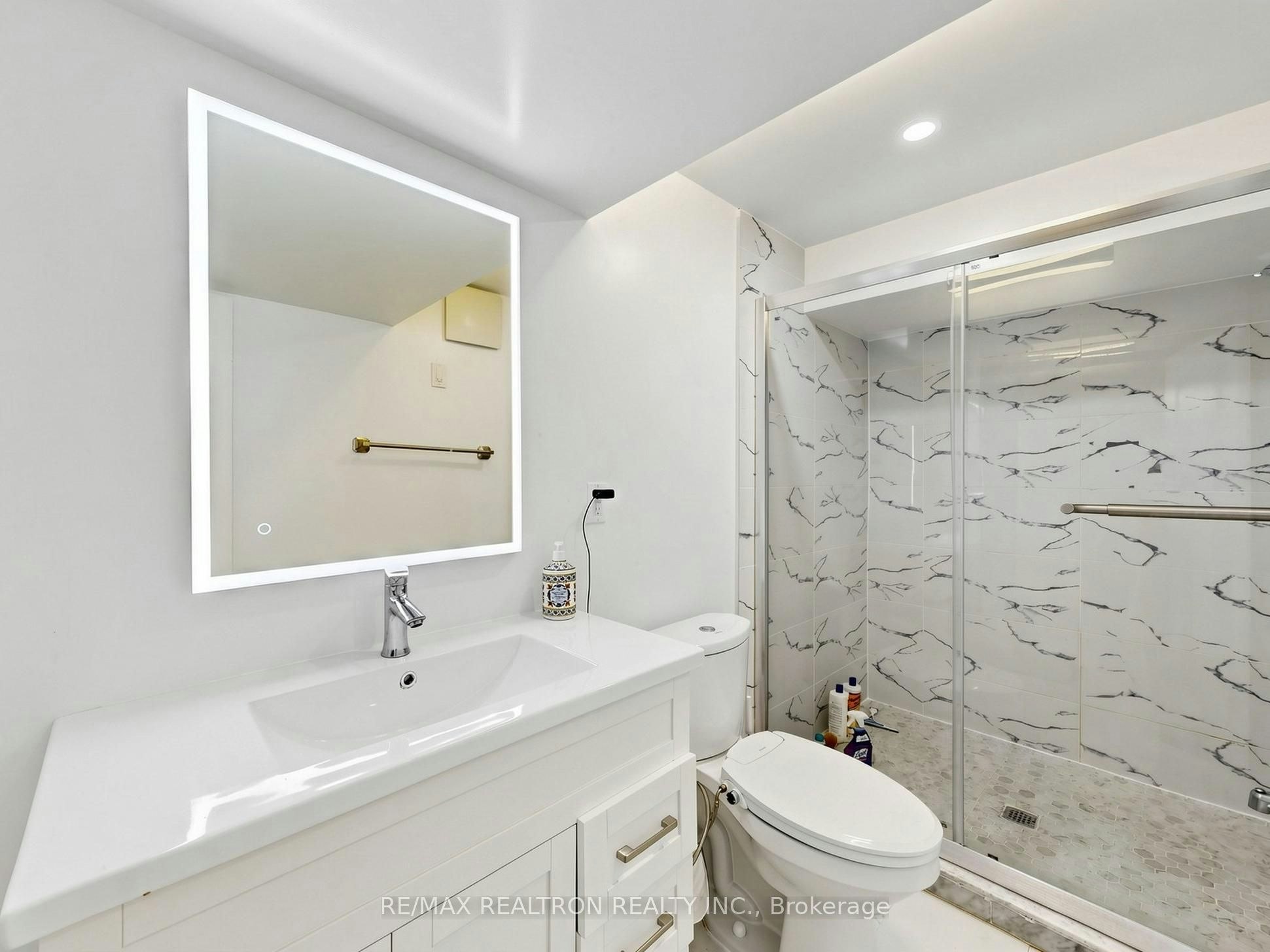 1 Crossroads Drive, Richmond Hill, ON, L4E 5E3 - 45