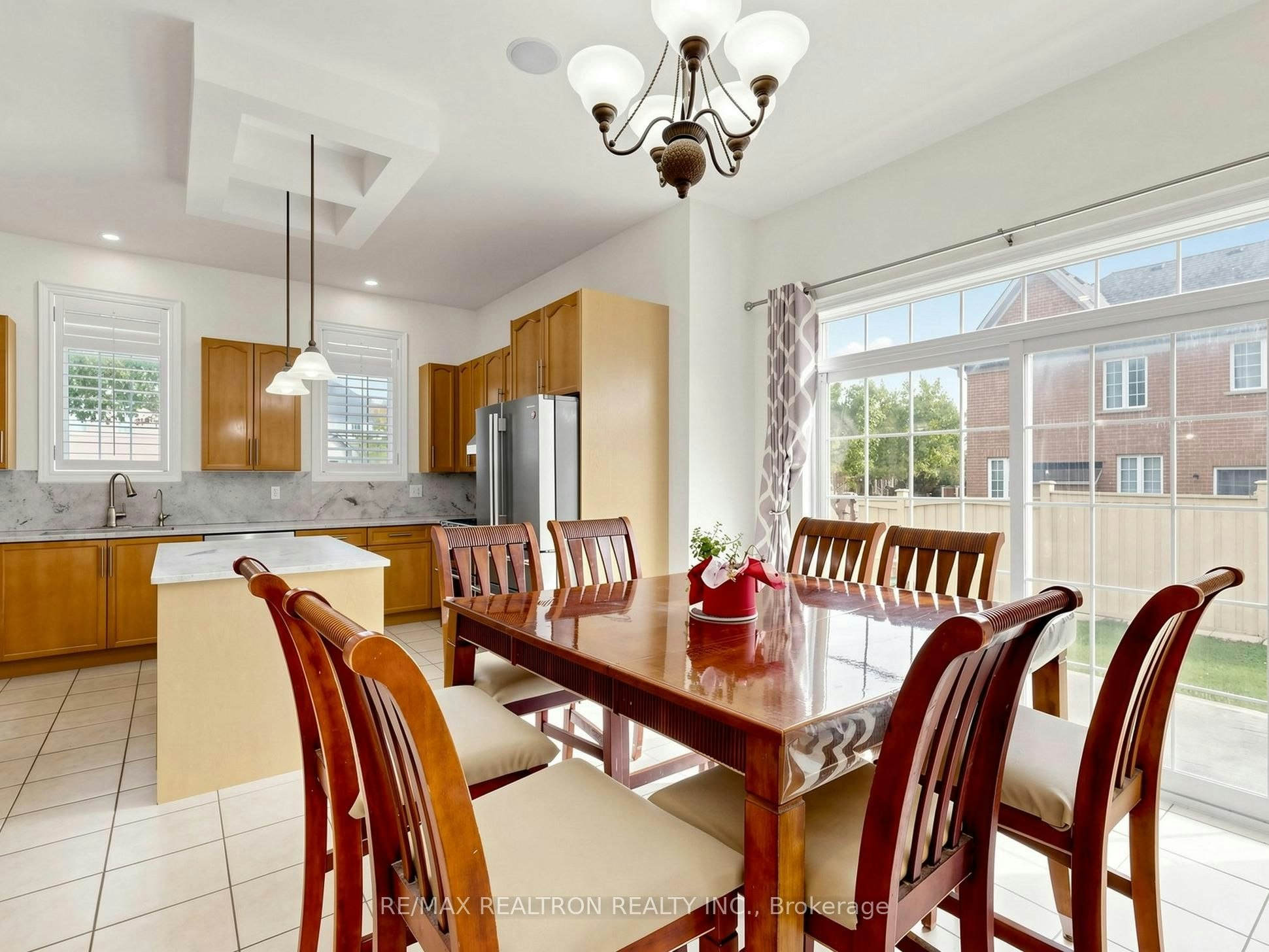 1 Crossroads Drive, Richmond Hill, ON, L4E 5E3 - 22