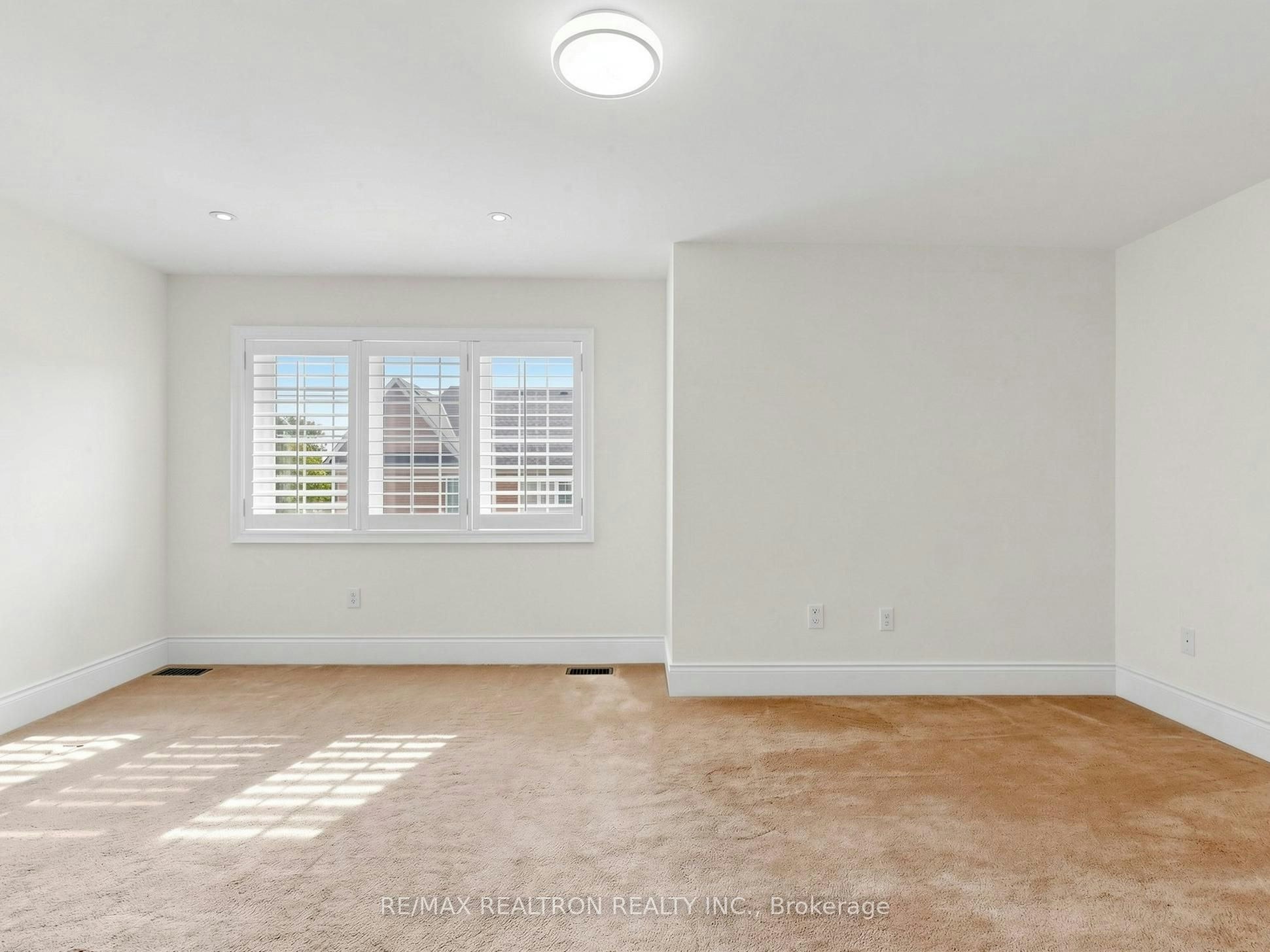 1 Crossroads Drive, Richmond Hill, ON, L4E 5E3 - 34