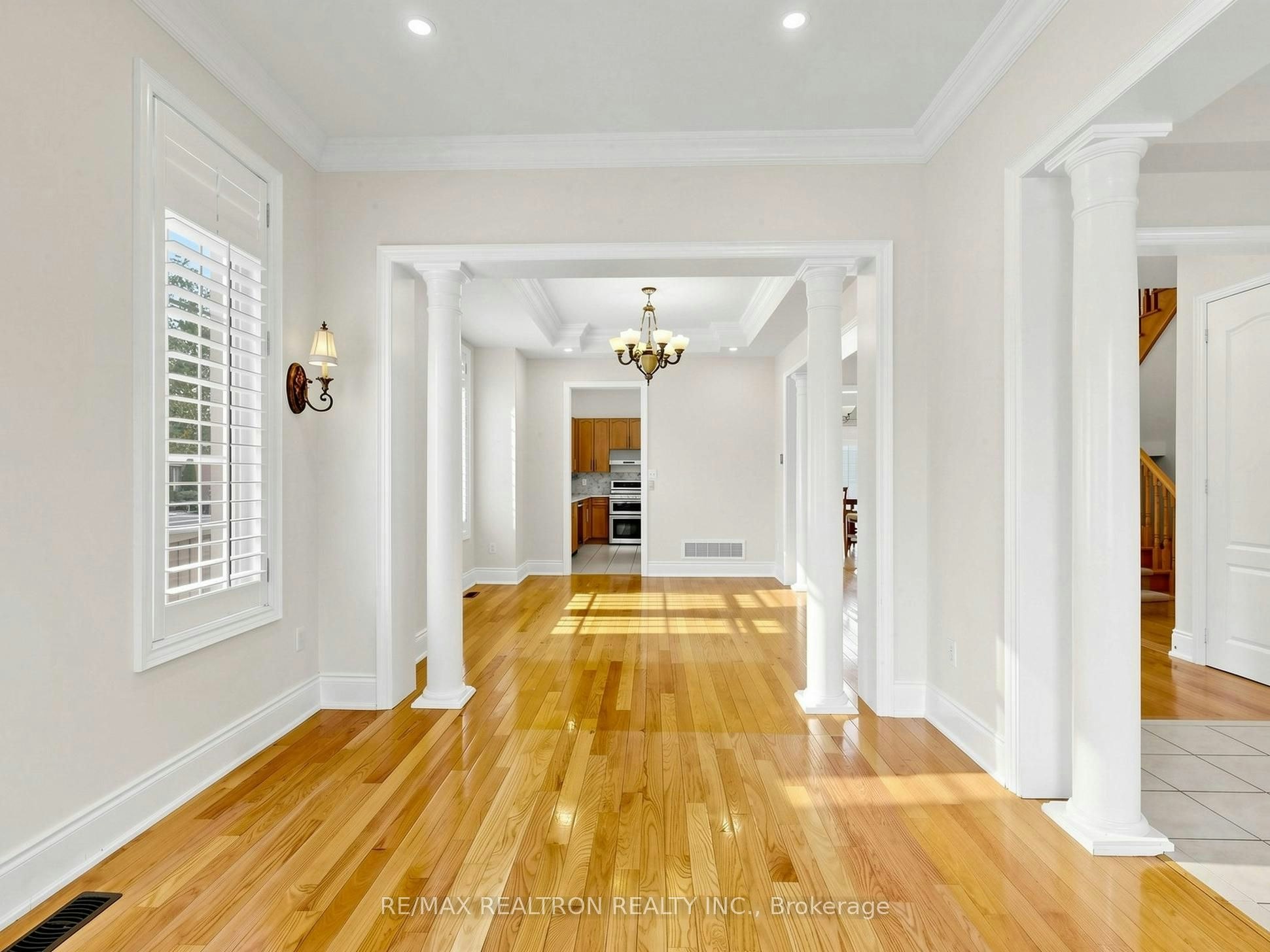 1 Crossroads Drive, Richmond Hill, ON, L4E 5E3 - 5