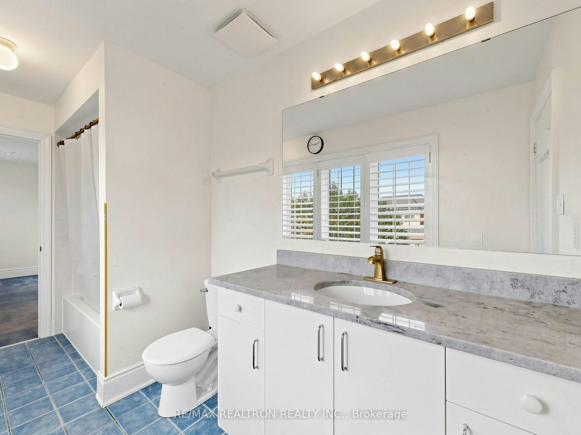 1 Crossroads Drive, Richmond Hill, ON, L4E 5E3 - 36