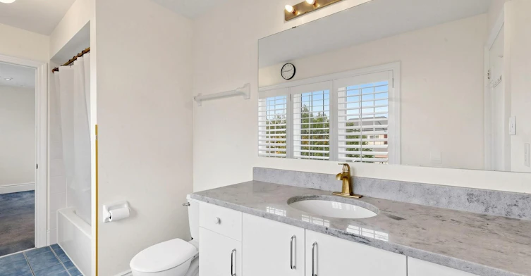 1 Crossroads Drive, Richmond Hill, ON, L4E 5E3 - 36