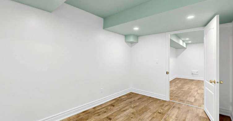 1 Crossroads Drive, Richmond Hill, ON, L4E 5E3 - 44