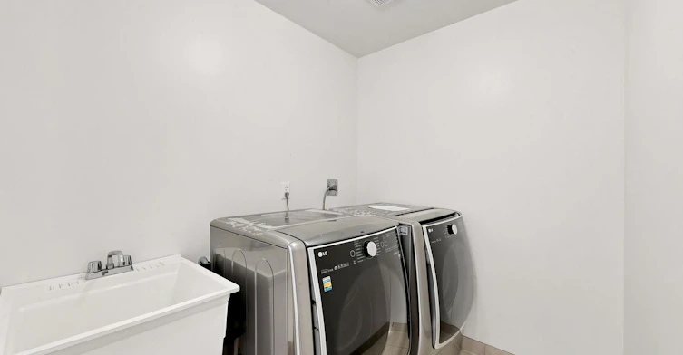 1 Crossroads Drive, Richmond Hill, ON, L4E 5E3 - 46