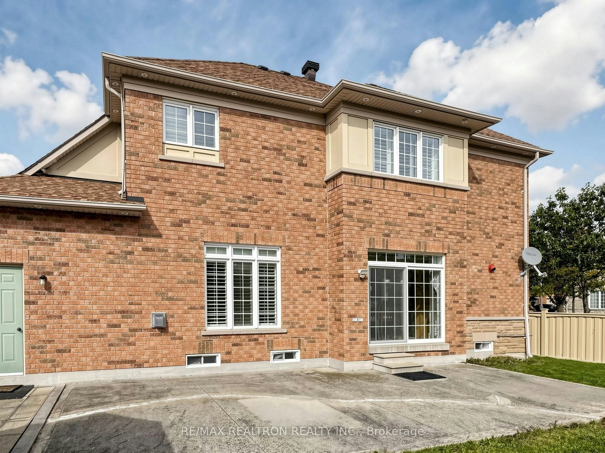 1 Crossroads Drive, Richmond Hill, ON, L4E 5E3 - 48