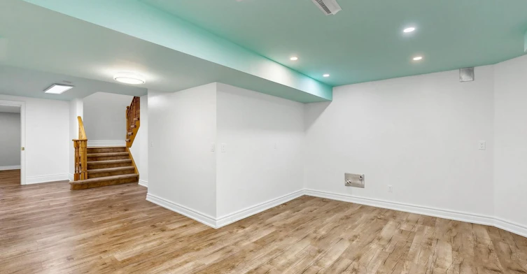 1 Crossroads Drive, Richmond Hill, ON, L4E 5E3 - 38