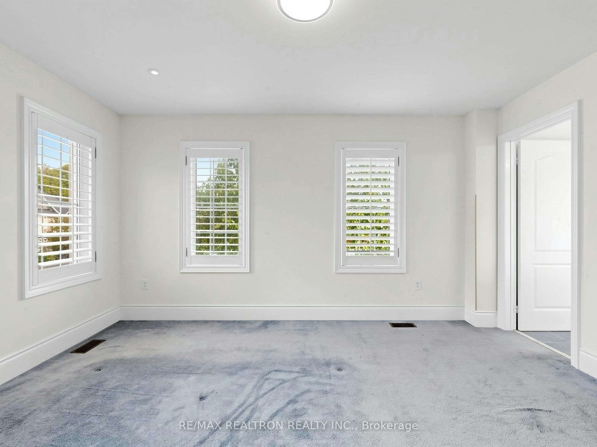 1 Crossroads Drive, Richmond Hill, ON, L4E 5E3 - 37