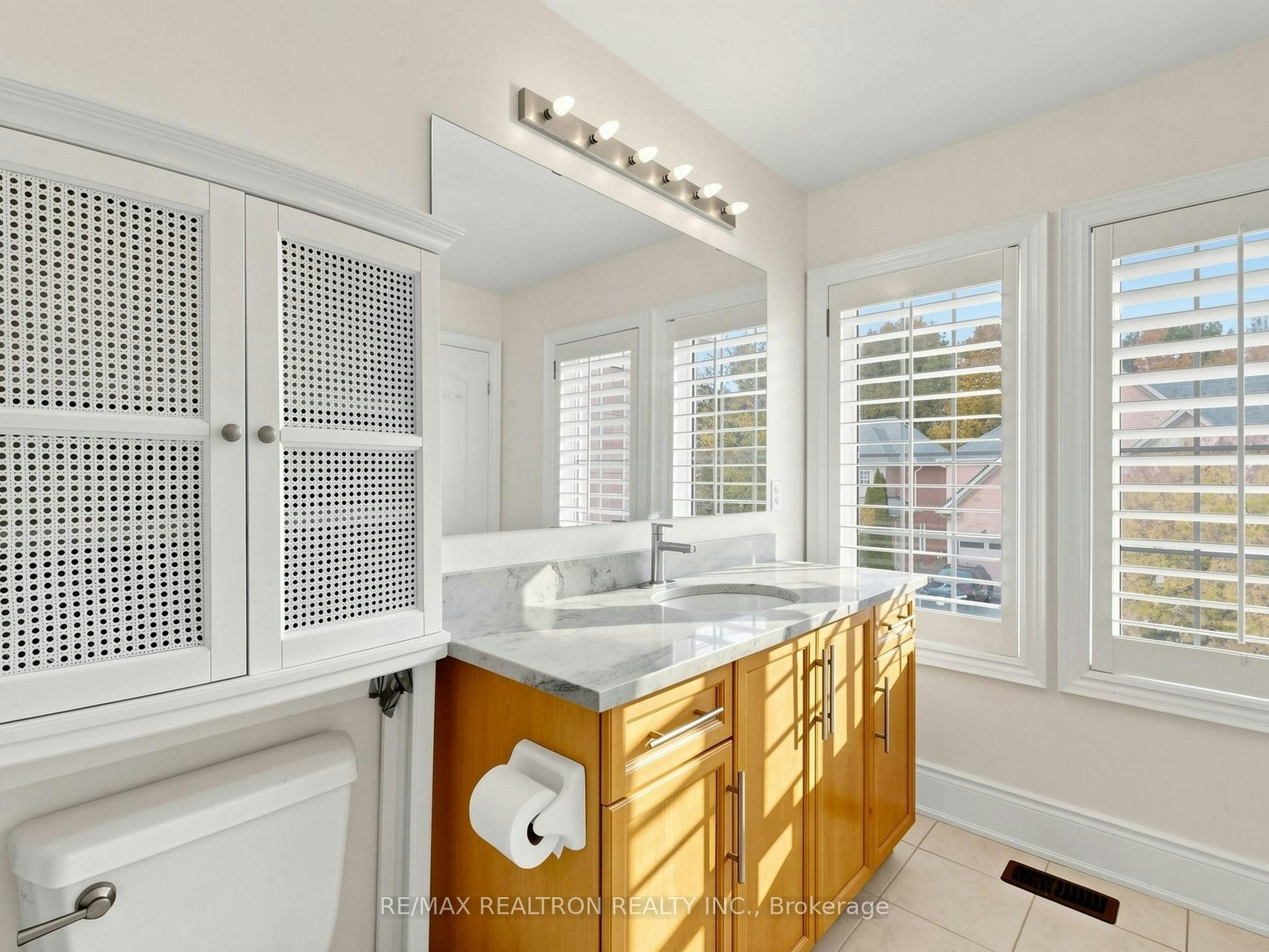 1 Crossroads Drive, Richmond Hill, ON, L4E 5E3 - 32
