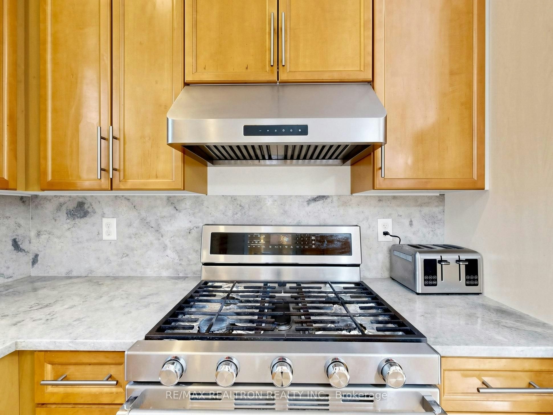 1 Crossroads Drive, Richmond Hill, ON, L4E 5E3 - 18