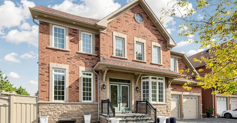 1 Crossroads Drive, Richmond Hill, ON, L4E 5E3 - 2