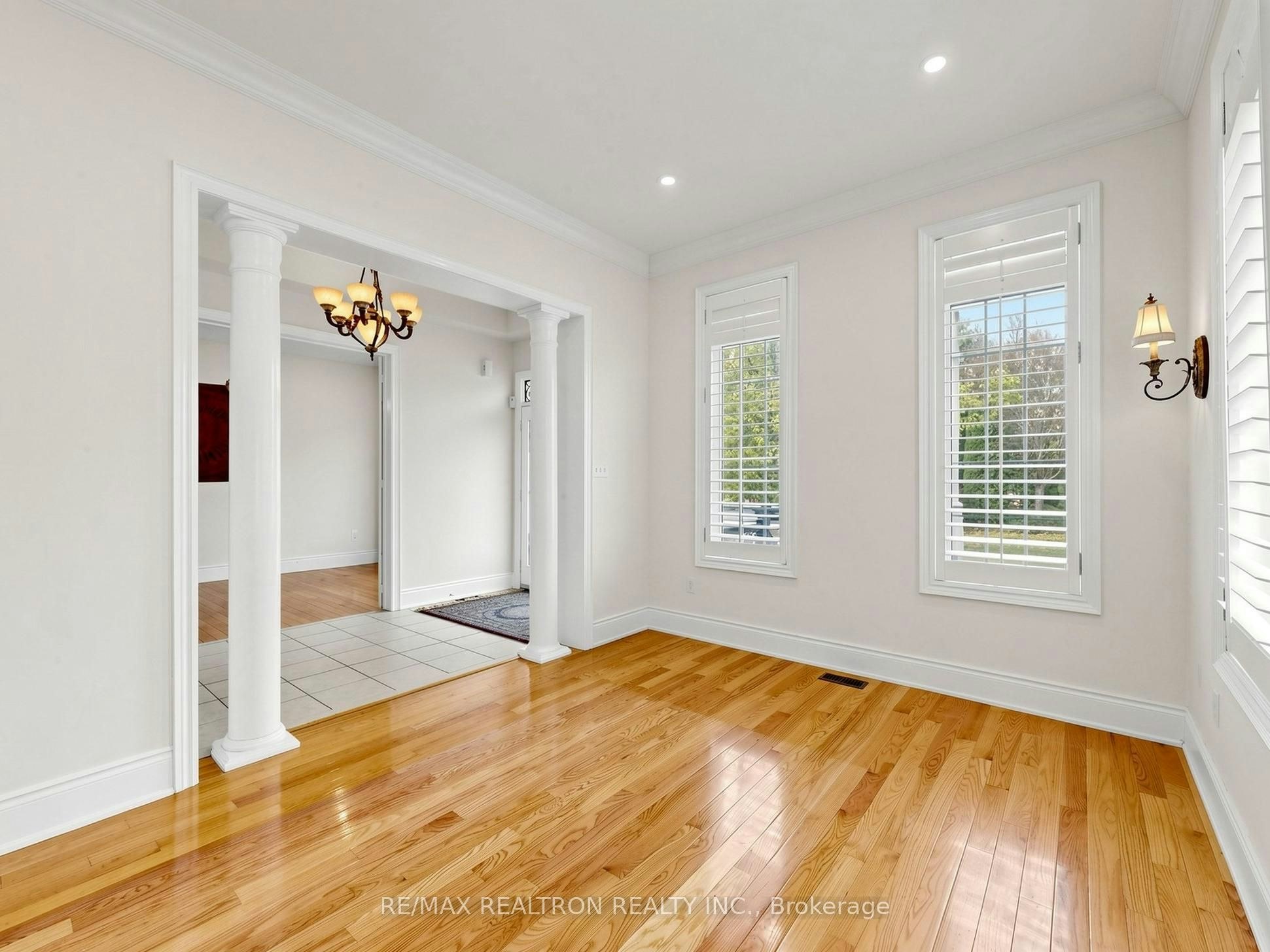 1 Crossroads Drive, Richmond Hill, ON, L4E 5E3 - 7