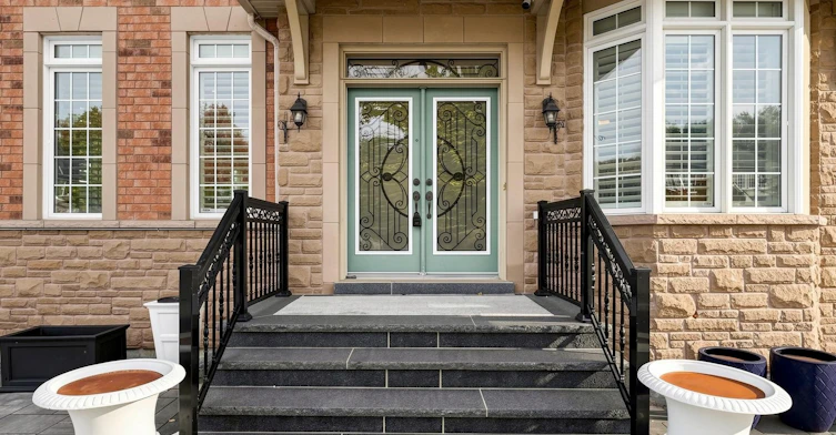 1 Crossroads Drive, Richmond Hill, ON, L4E 5E3 - 3