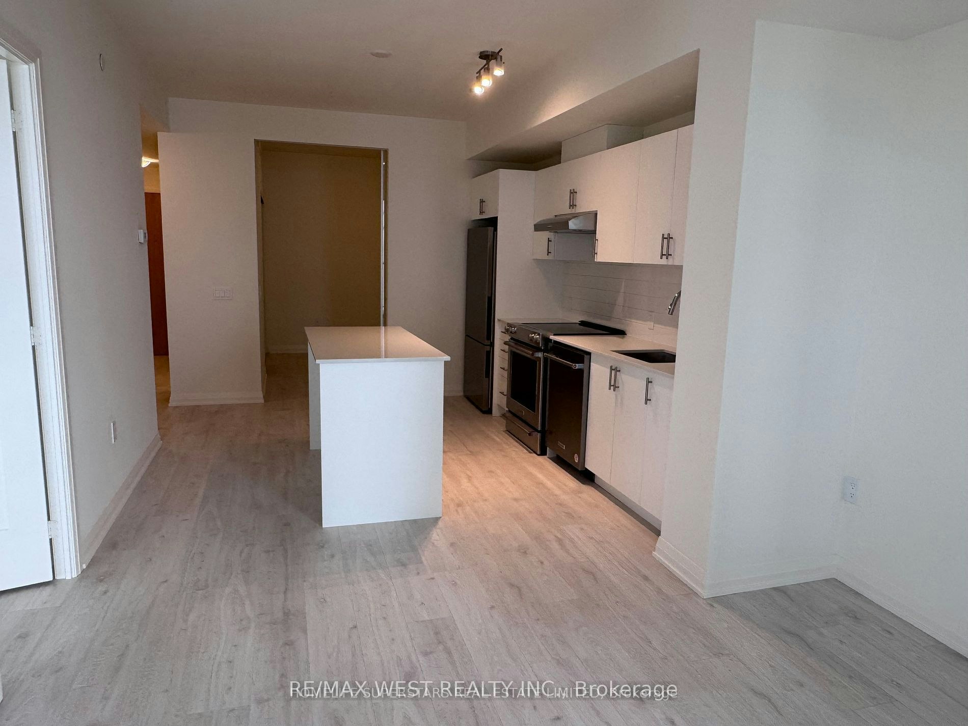 2302-8960 Jane Street, Vaughan, ON, L4K 0N9 - 4