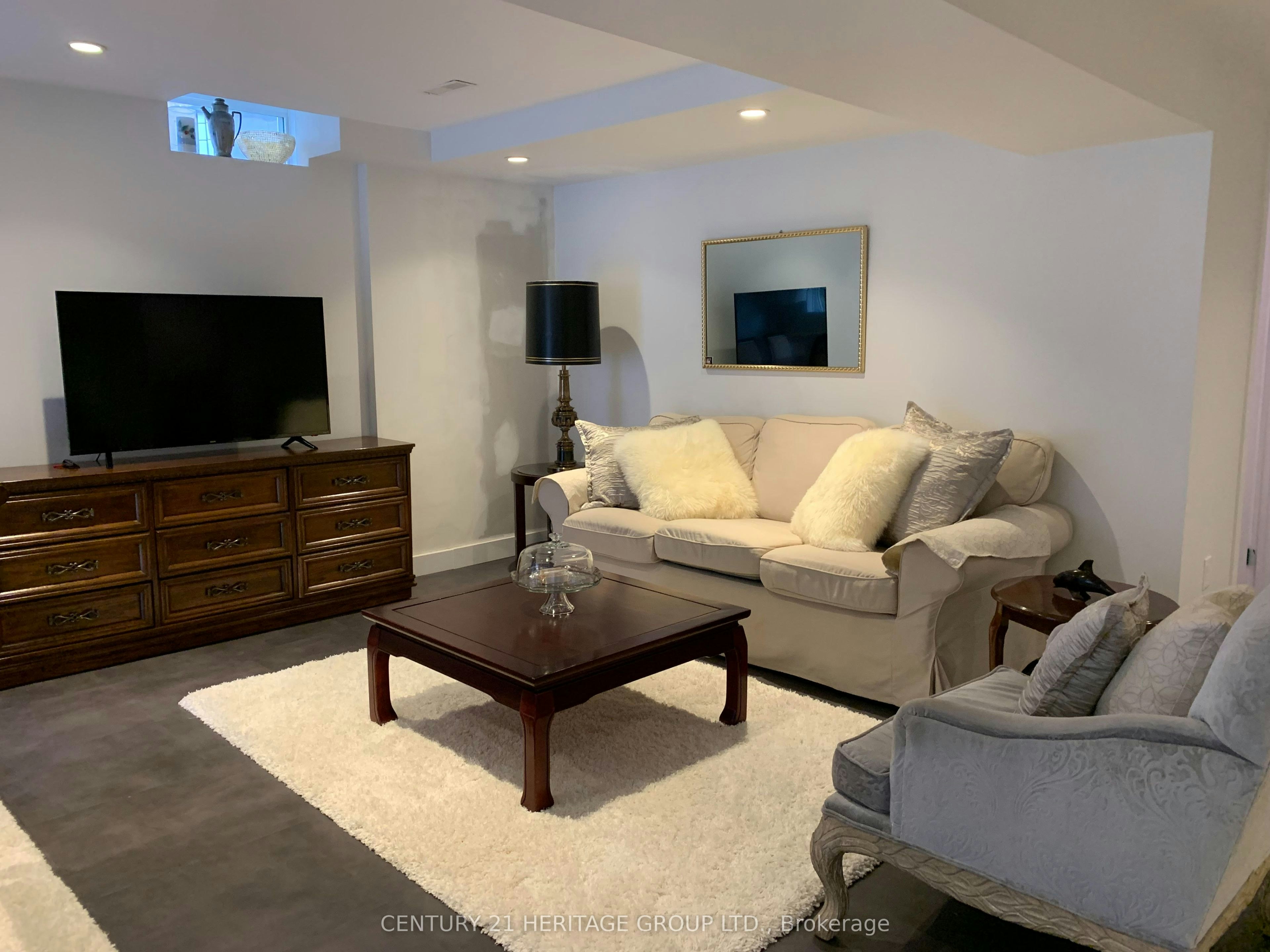 Walk-Out Basement-337 Carruthers Avenue, Newmarket, ON, L3X 2B7 - 7