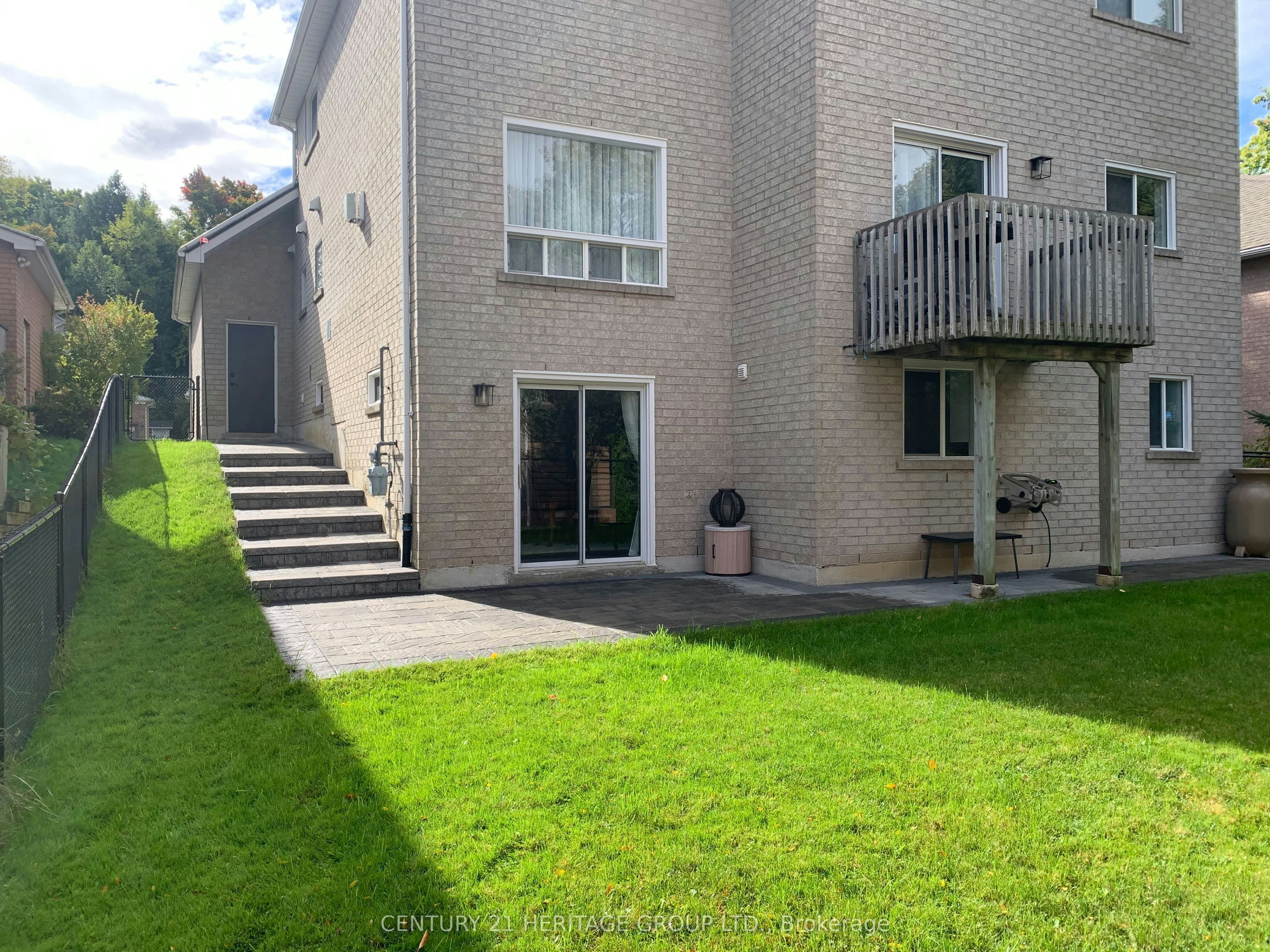 Walk-Out Basement-337 Carruthers Avenue, Newmarket, ON, L3X 2B7 - 3