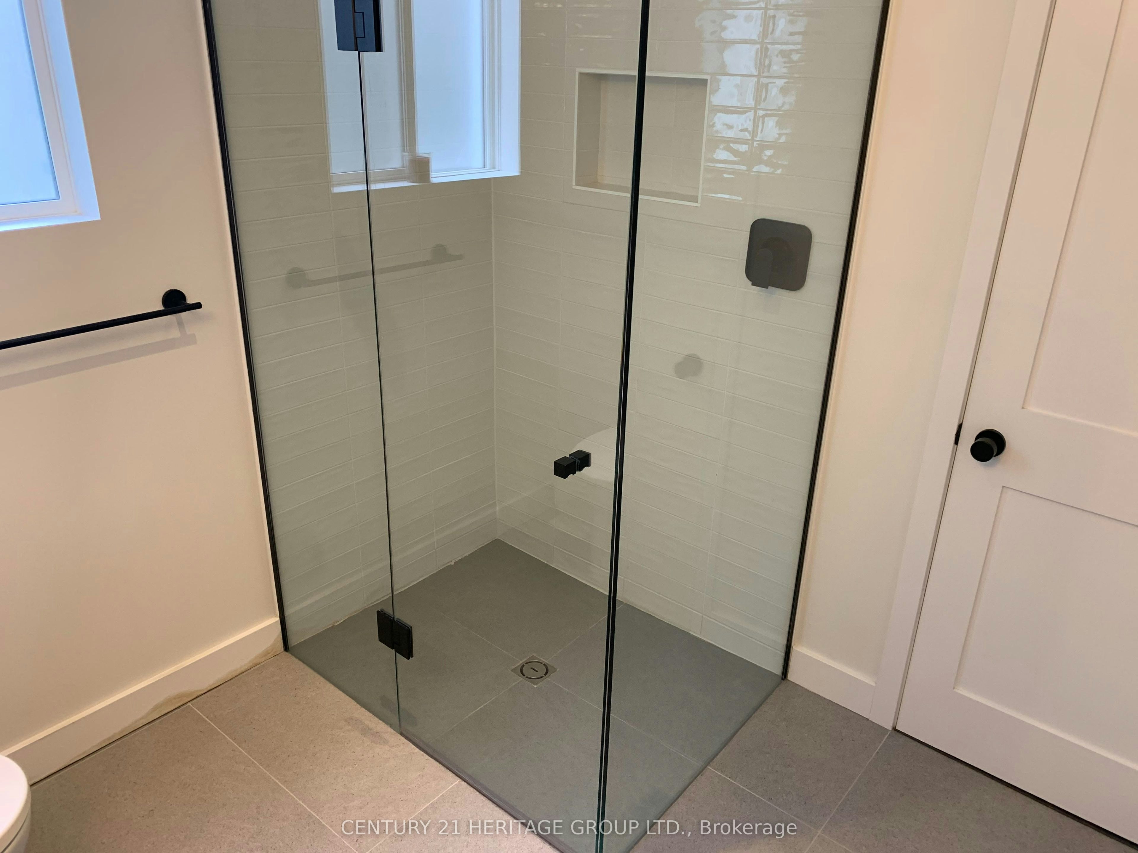 Walk-Out Basement-337 Carruthers Avenue, Newmarket, ON, L3X 2B7 - 16