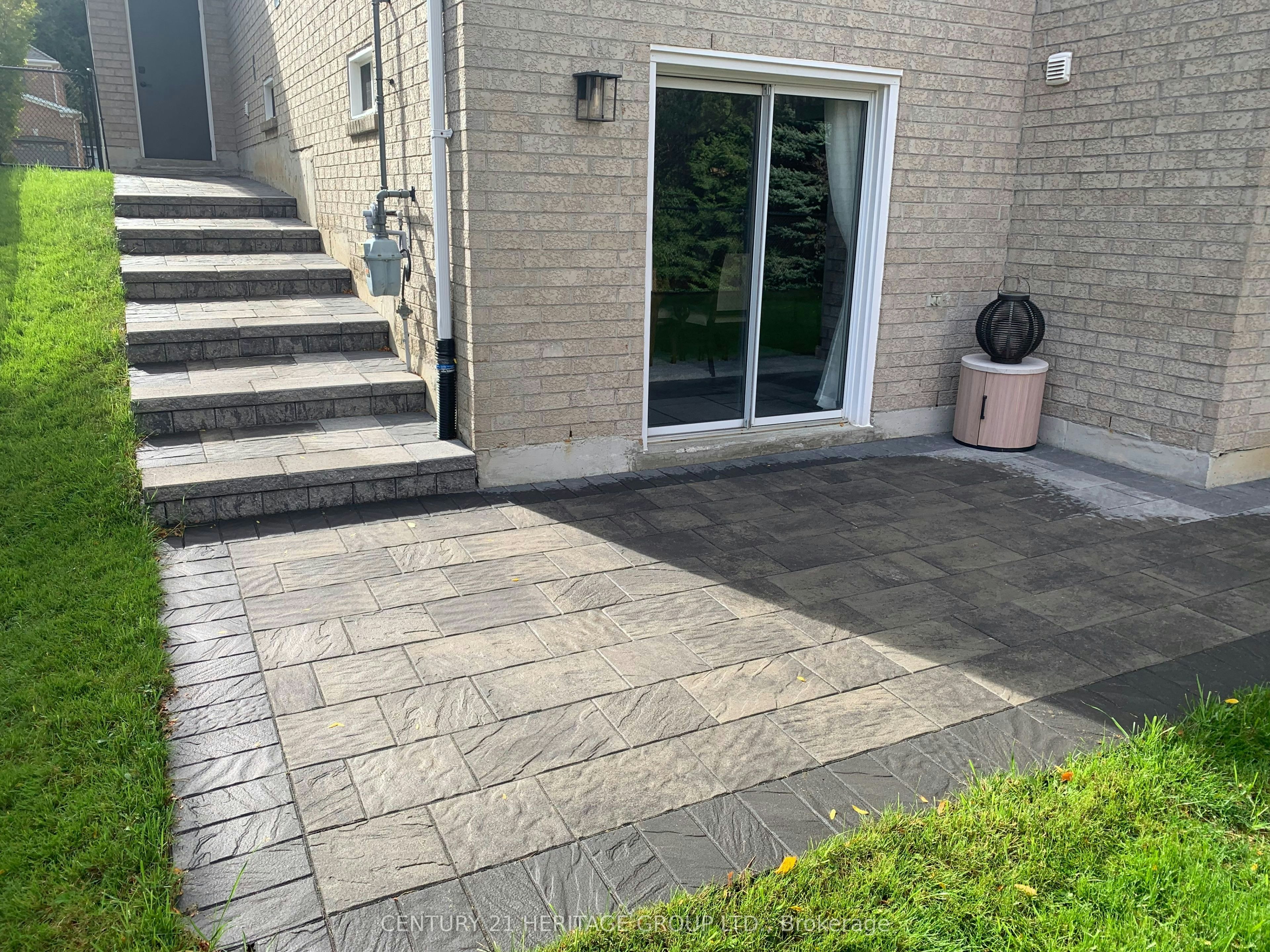 Walk-Out Basement-337 Carruthers Avenue, Newmarket, ON, L3X 2B7 - 4