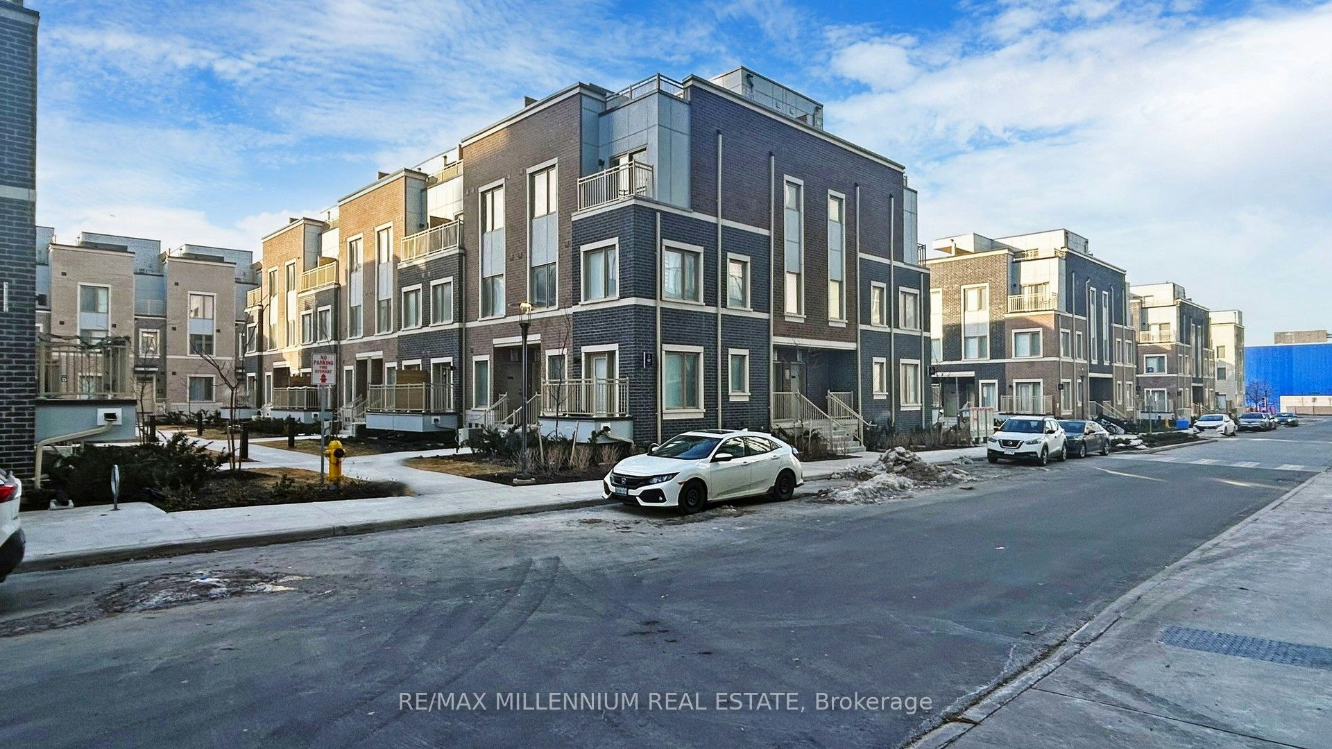 64-31 Honeycrisp Crescent, Vaughan, ON, L4K 0N6