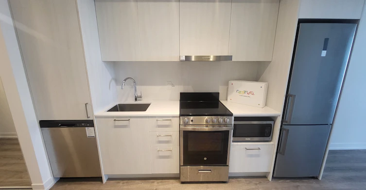 1717-195 Commerce Street, Vaughan, ON, L4K 0P9 - 3