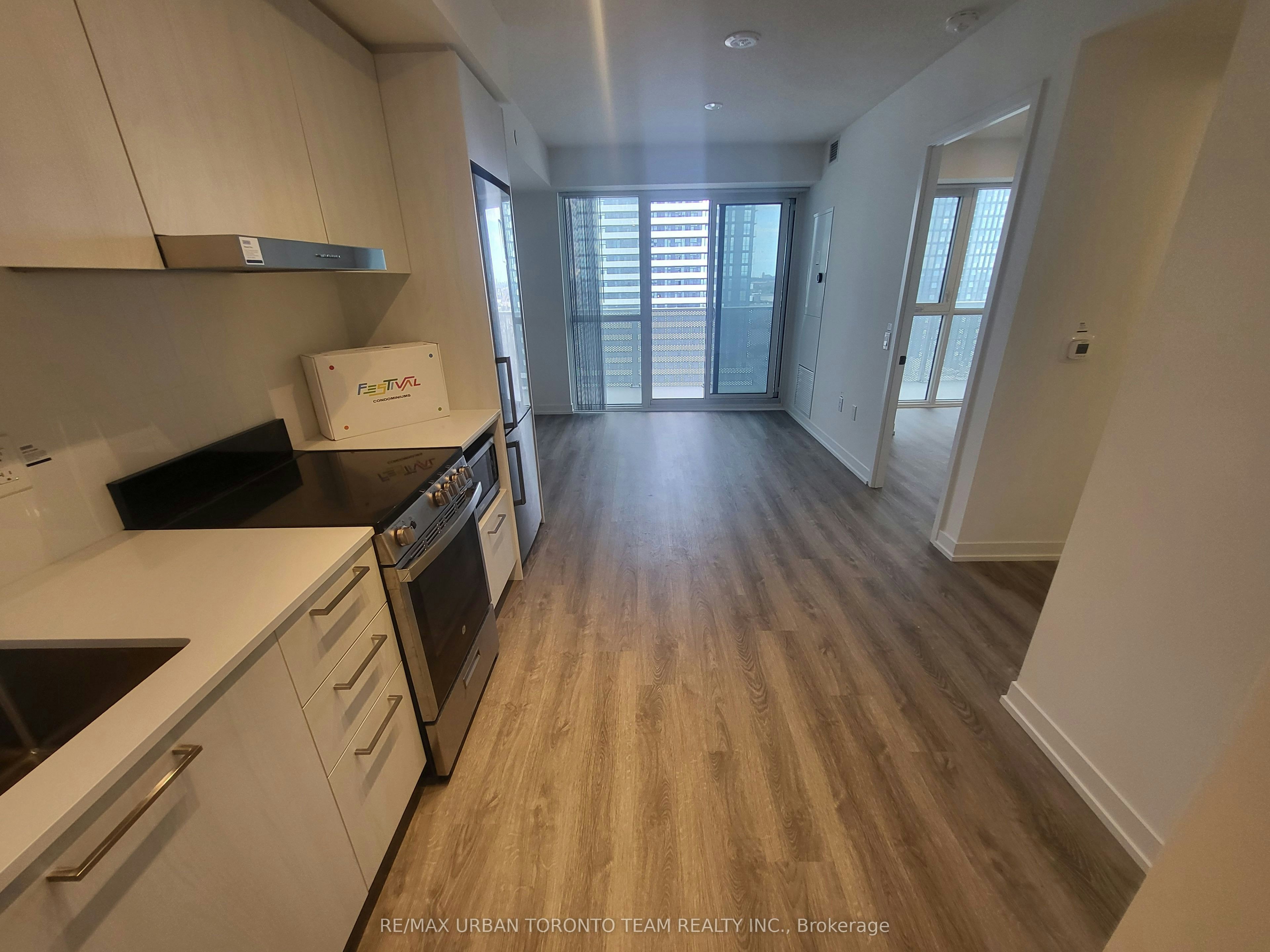 1717-195 Commerce Street, Vaughan, ON, L4K 0P9 - 2