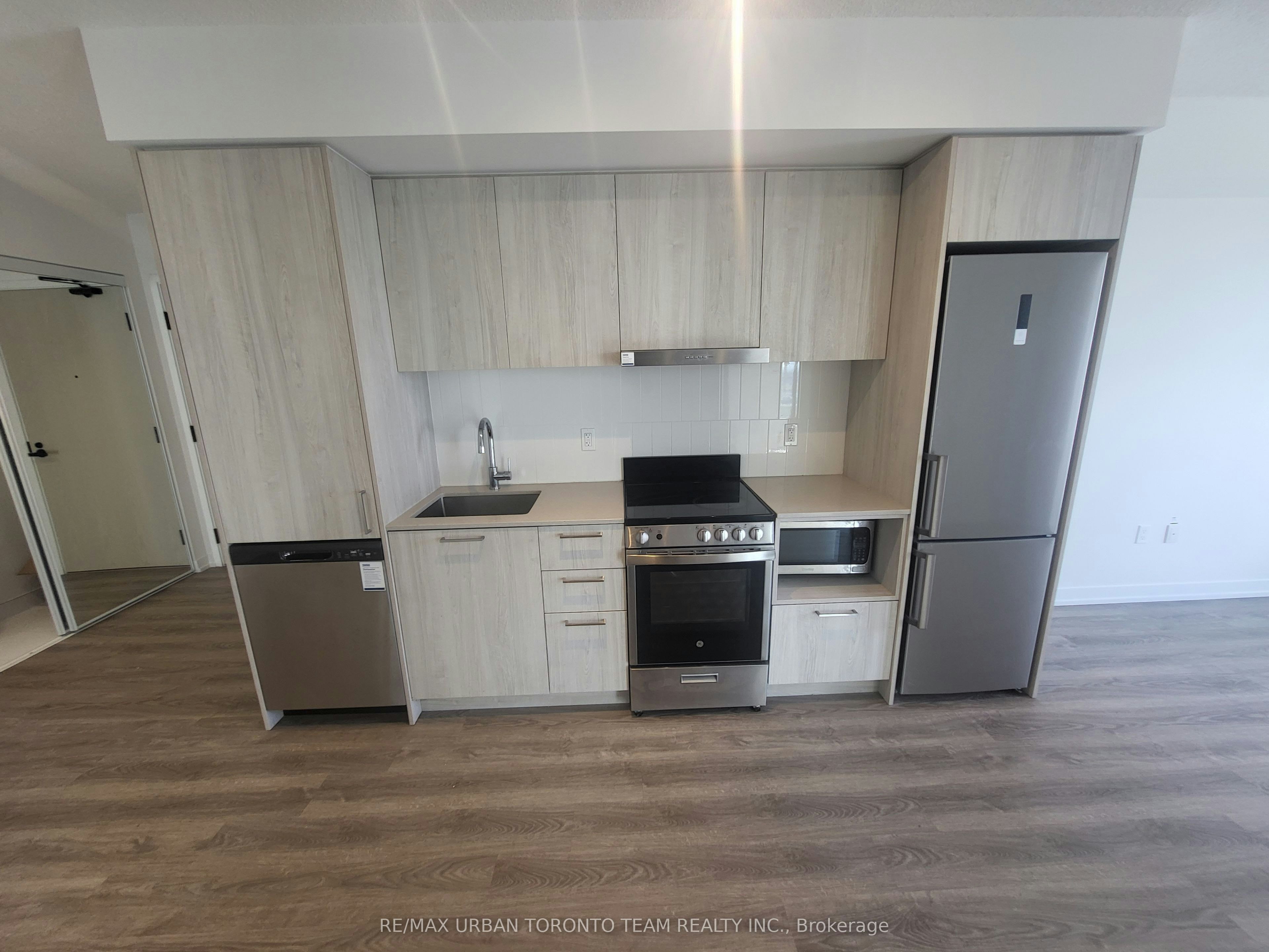 2306-195 Commerce Street, Vaughan, ON, L4K 0P9 - 2