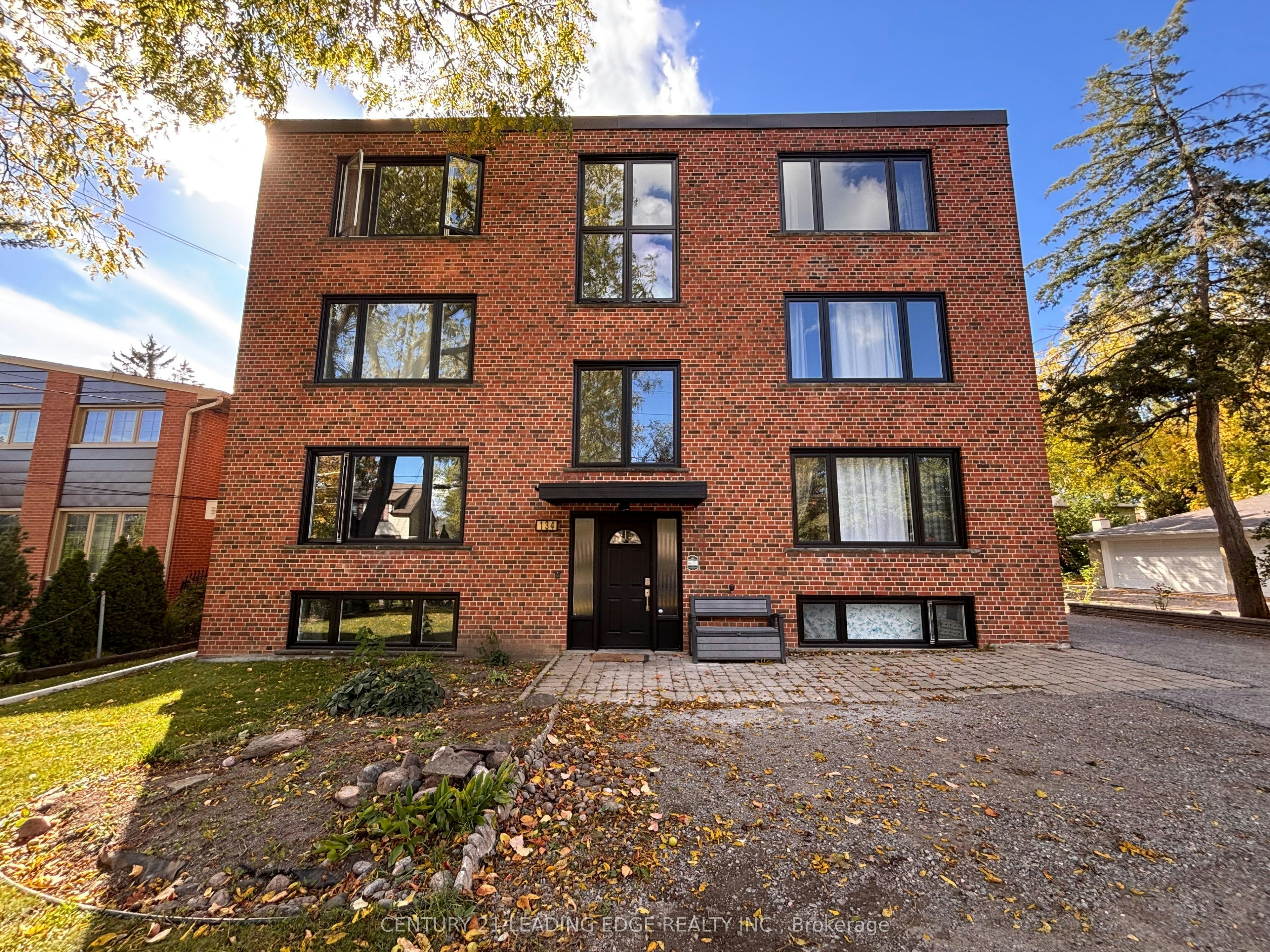 2-134 Lucas Street, Richmond Hill, ON, L4C 4P5 - 2