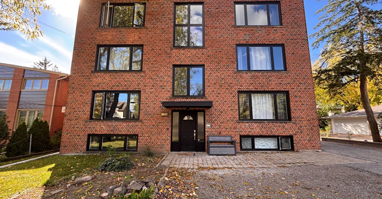 2-134 Lucas Street, Richmond Hill, ON, L4C 4P5 - 2