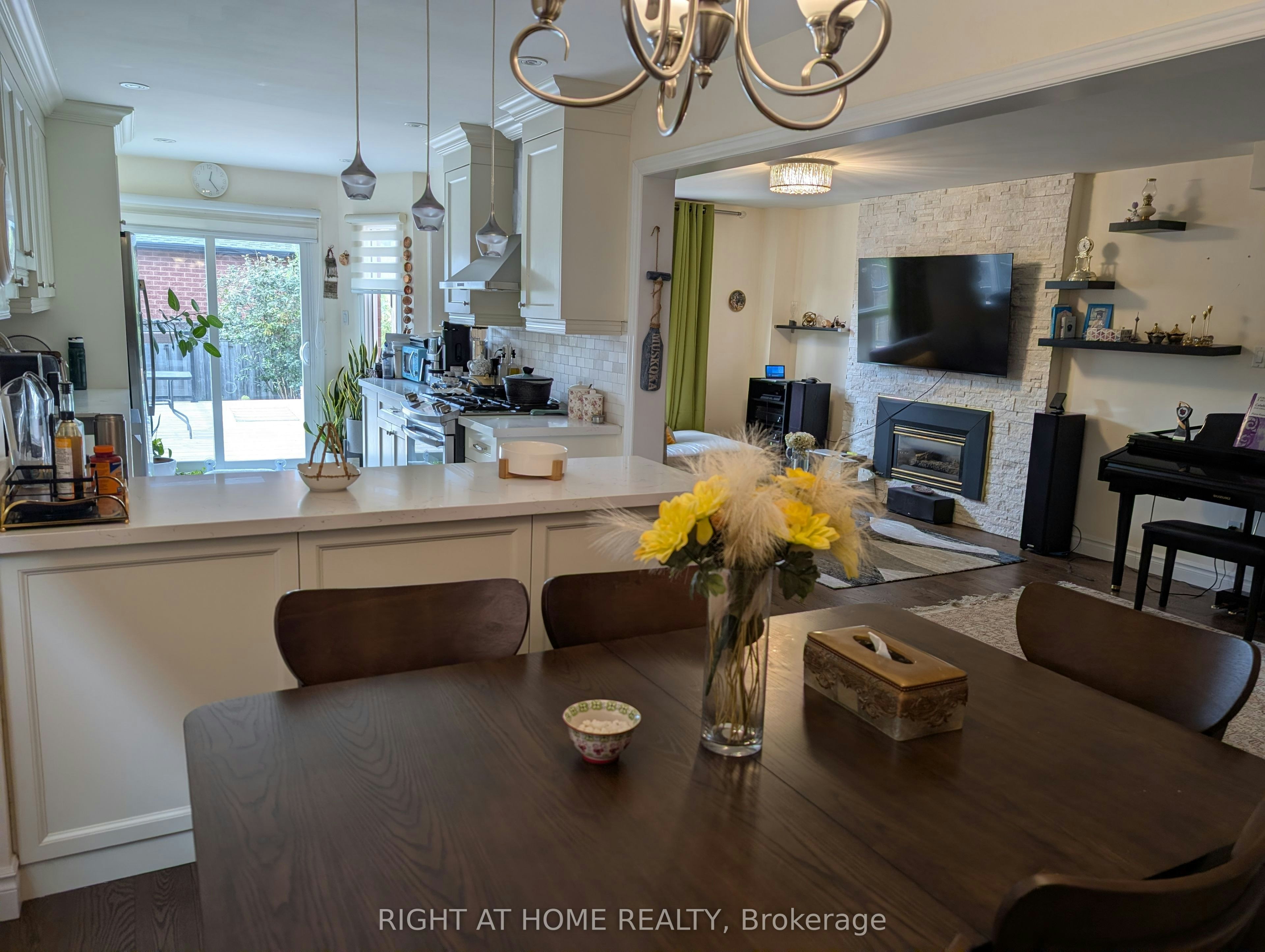 4 Bayel Crescent, Richmond Hill, ON, L4S 1C2 - 3