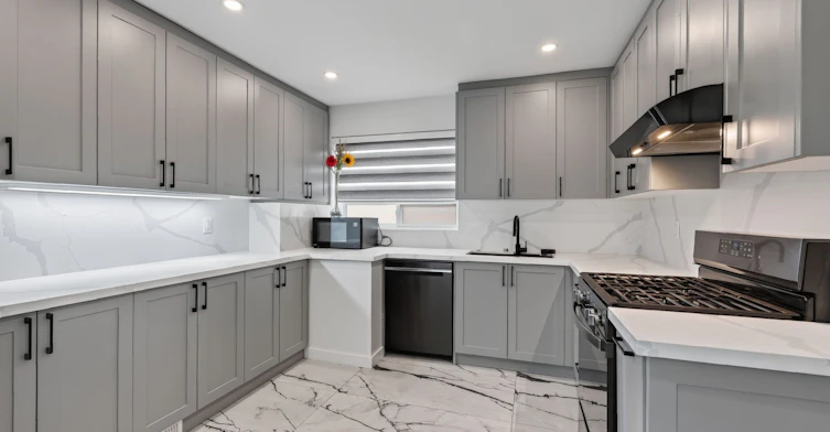 286 Palmer Avenue, Richmond Hill, ON, L4C 1P3 - 2