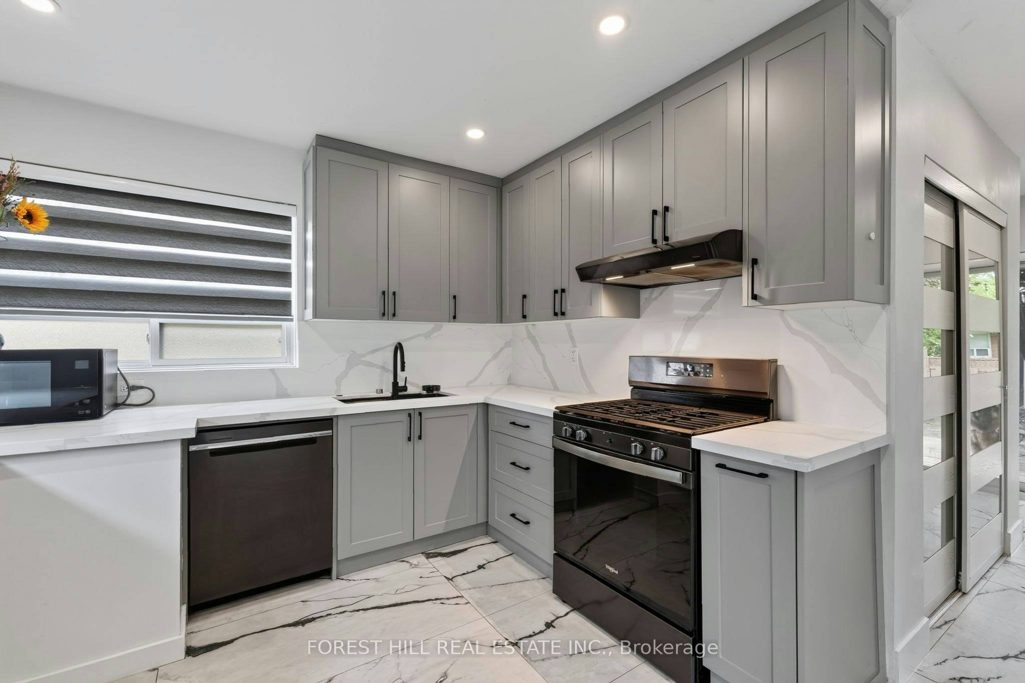 286 Palmer Avenue, Richmond Hill, ON, L4C 1P3 - 4