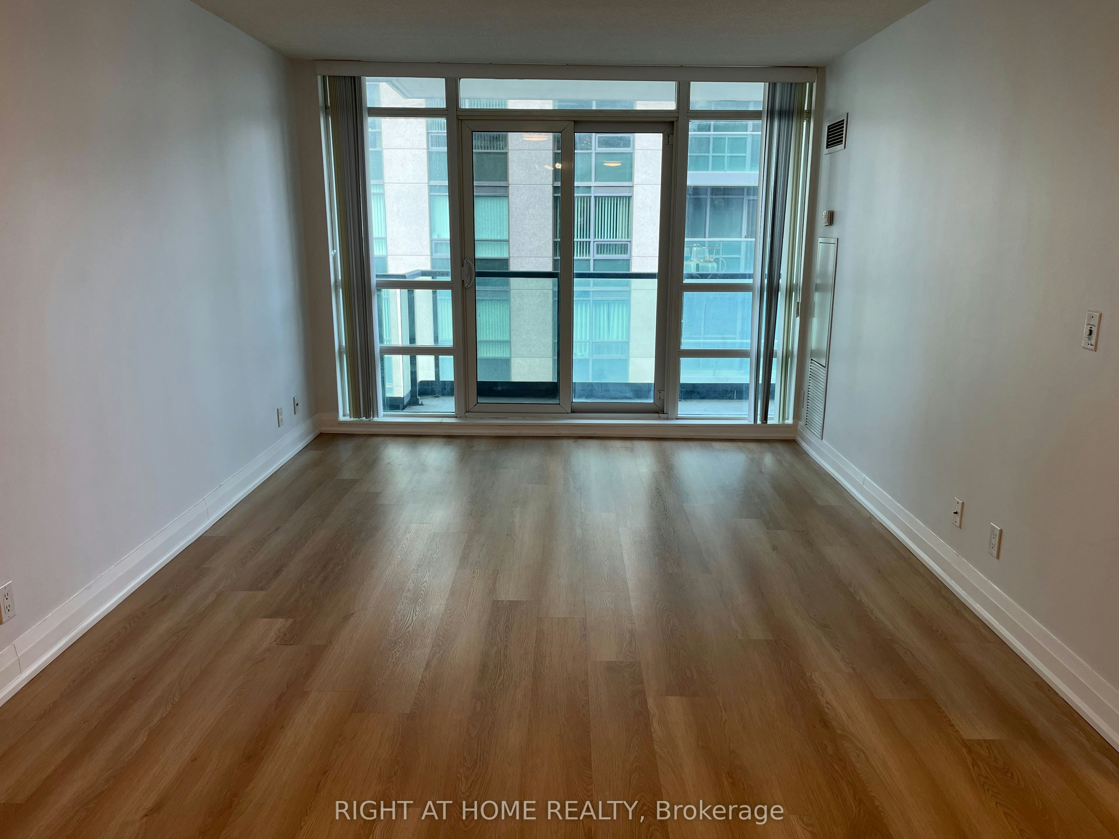509-75 South Town Centre Boulevard, Markham, ON, L6G 0B3 - 8