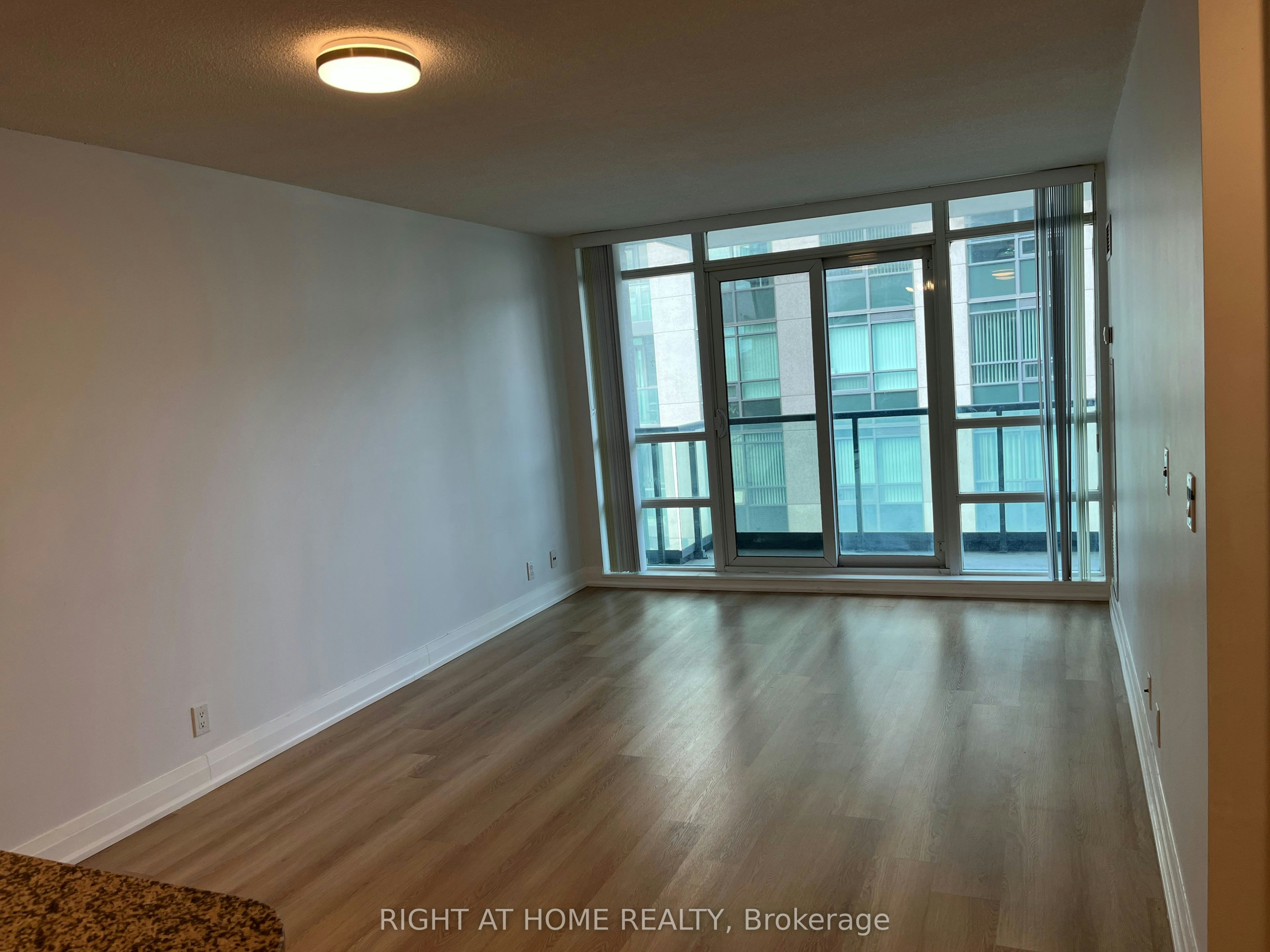 509-75 South Town Centre Boulevard, Markham, ON, L6G 0B3 - 9
