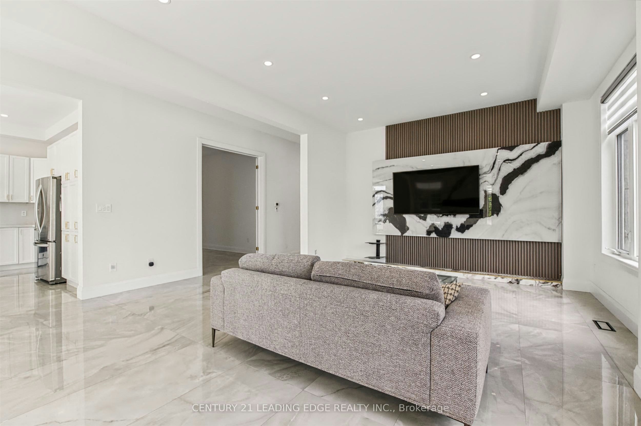 309 Gibson Circle, Bradford West Gwillimbury, ON, L3Z 0X2 - 5