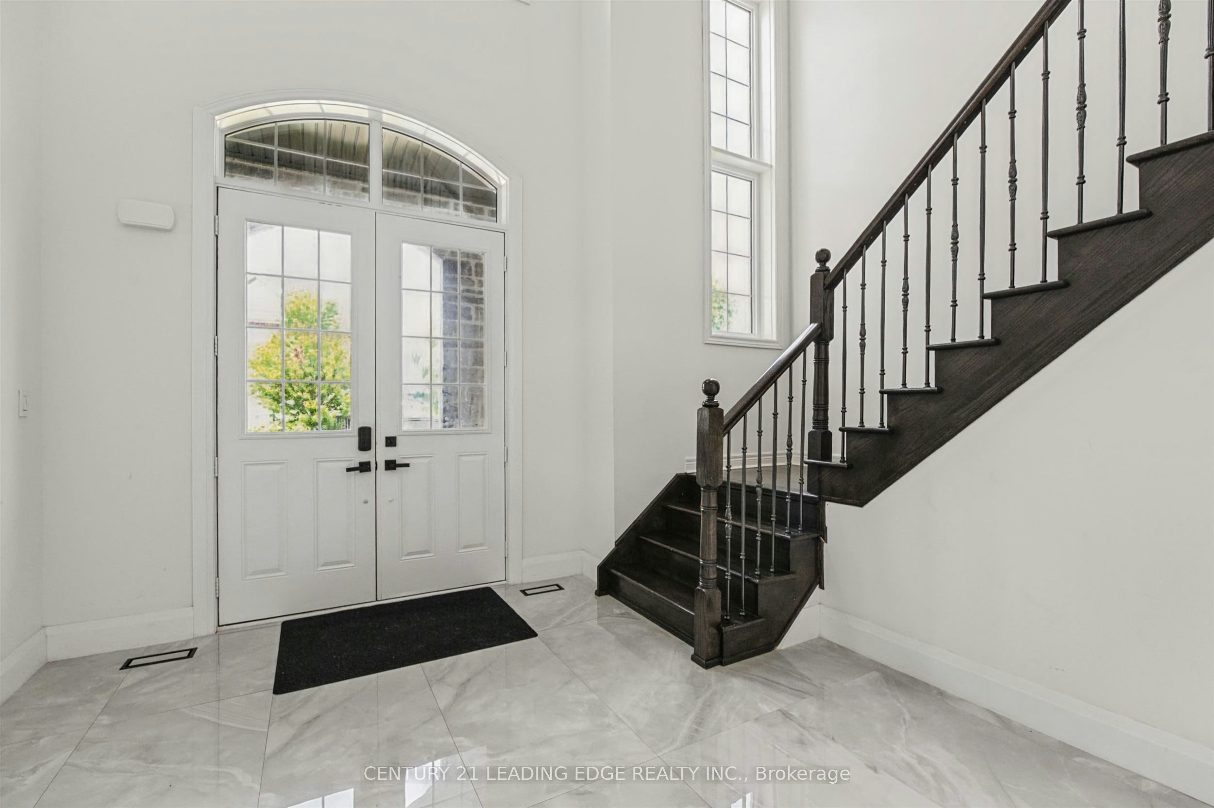 309 Gibson Circle, Bradford West Gwillimbury, ON, L3Z 0X2 - 2
