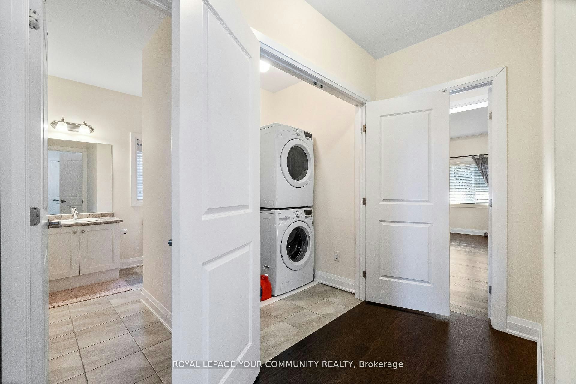 8 Duncombe Lane, Richmond Hill, ON, L4C 1C2 - 13