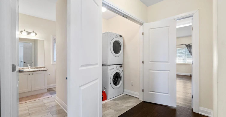 8 Duncombe Lane, Richmond Hill, ON, L4C 1C2 - 13