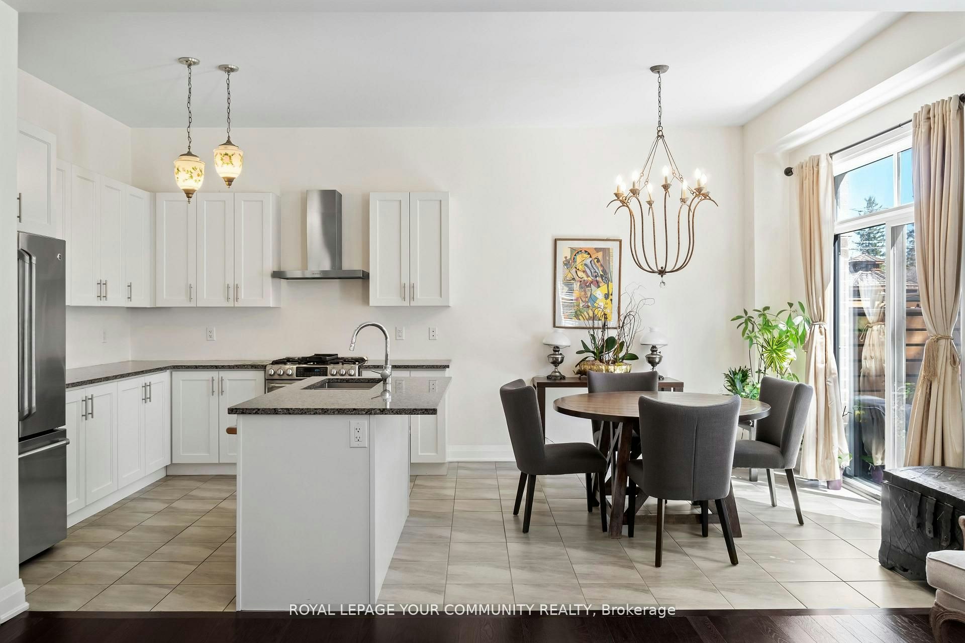 8 Duncombe Lane, Richmond Hill, ON, L4C 1C2 - 37