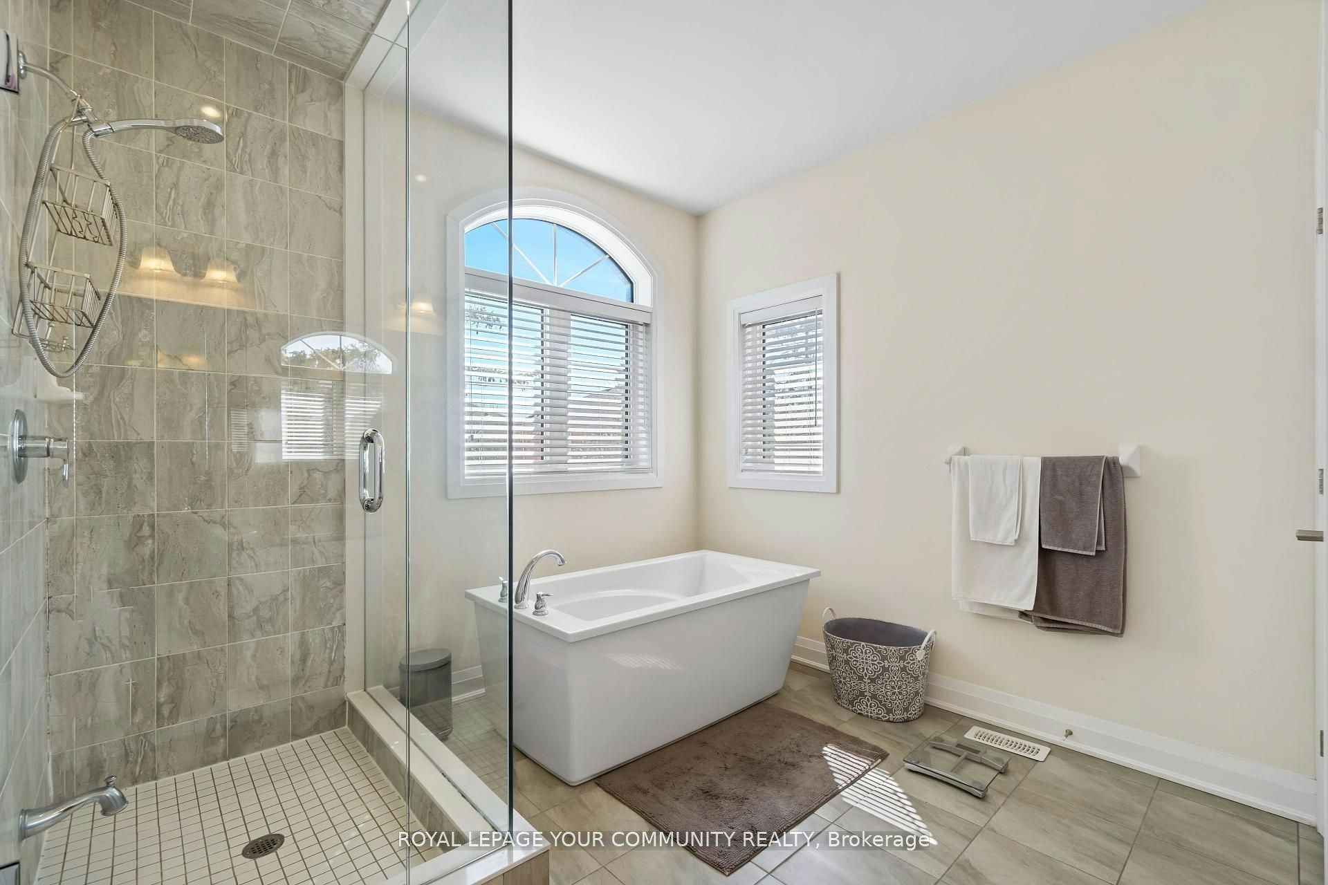 8 Duncombe Lane, Richmond Hill, ON, L4C 1C2 - 18