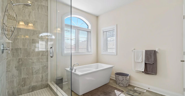 8 Duncombe Lane, Richmond Hill, ON, L4C 1C2 - 18