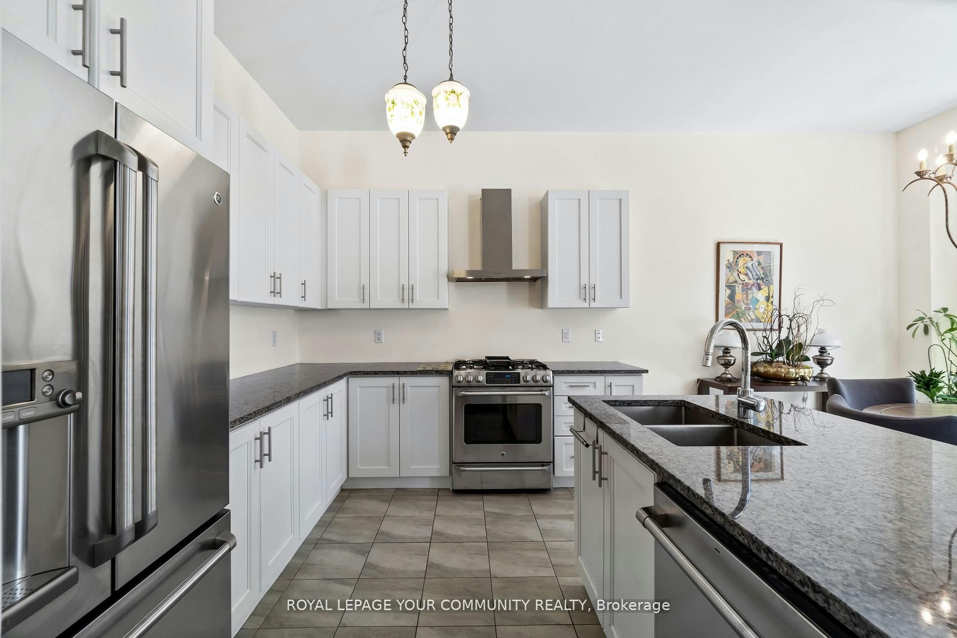 8 Duncombe Lane, Richmond Hill, ON, L4C 1C2 - 43
