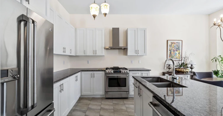8 Duncombe Lane, Richmond Hill, ON, L4C 1C2 - 43
