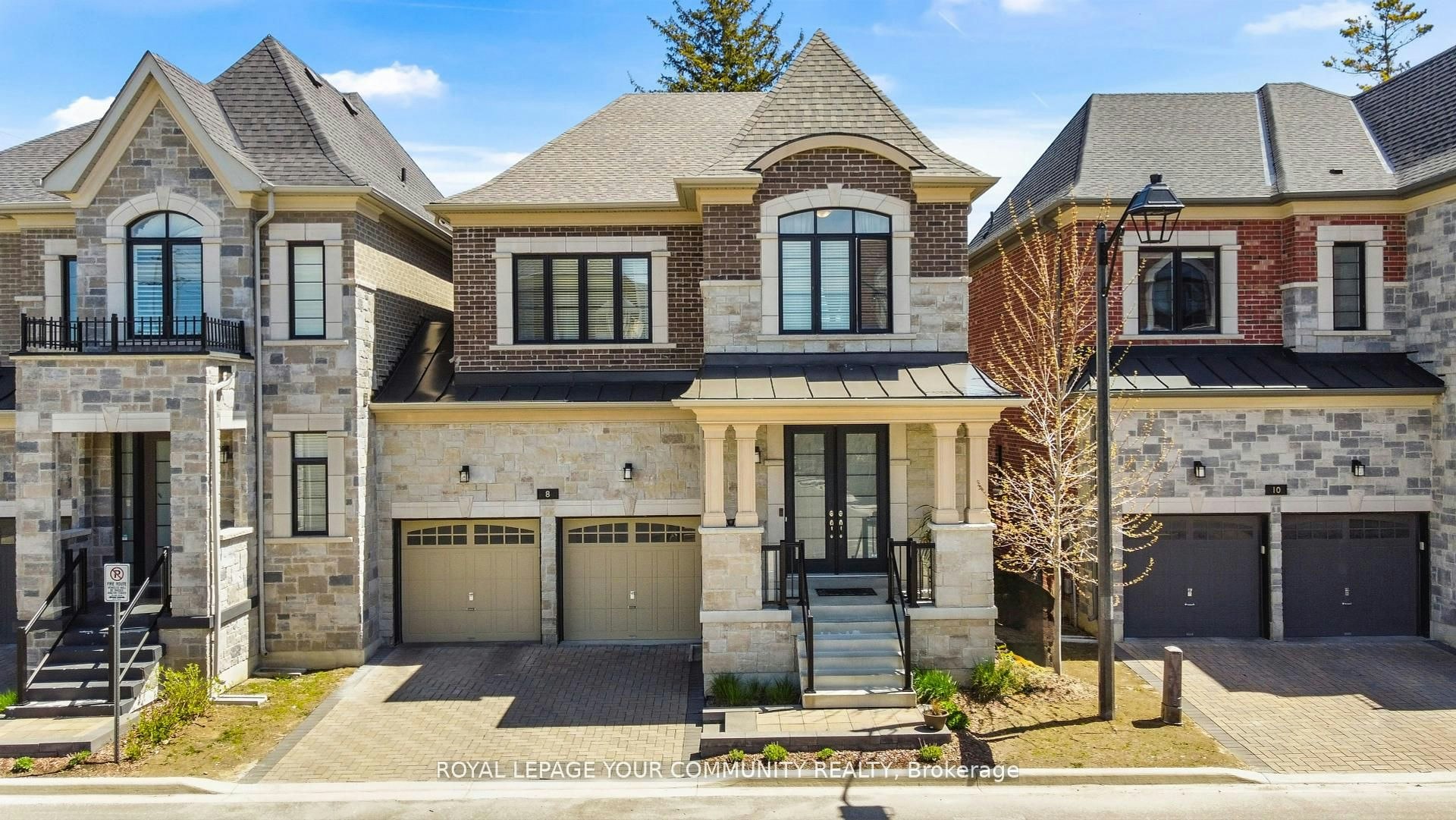 8 Duncombe Lane, Richmond Hill, ON, L4C 1C2