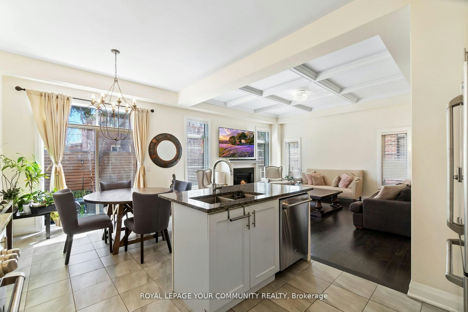 8 Duncombe Lane, Richmond Hill, ON, L4C 1C2 - 44