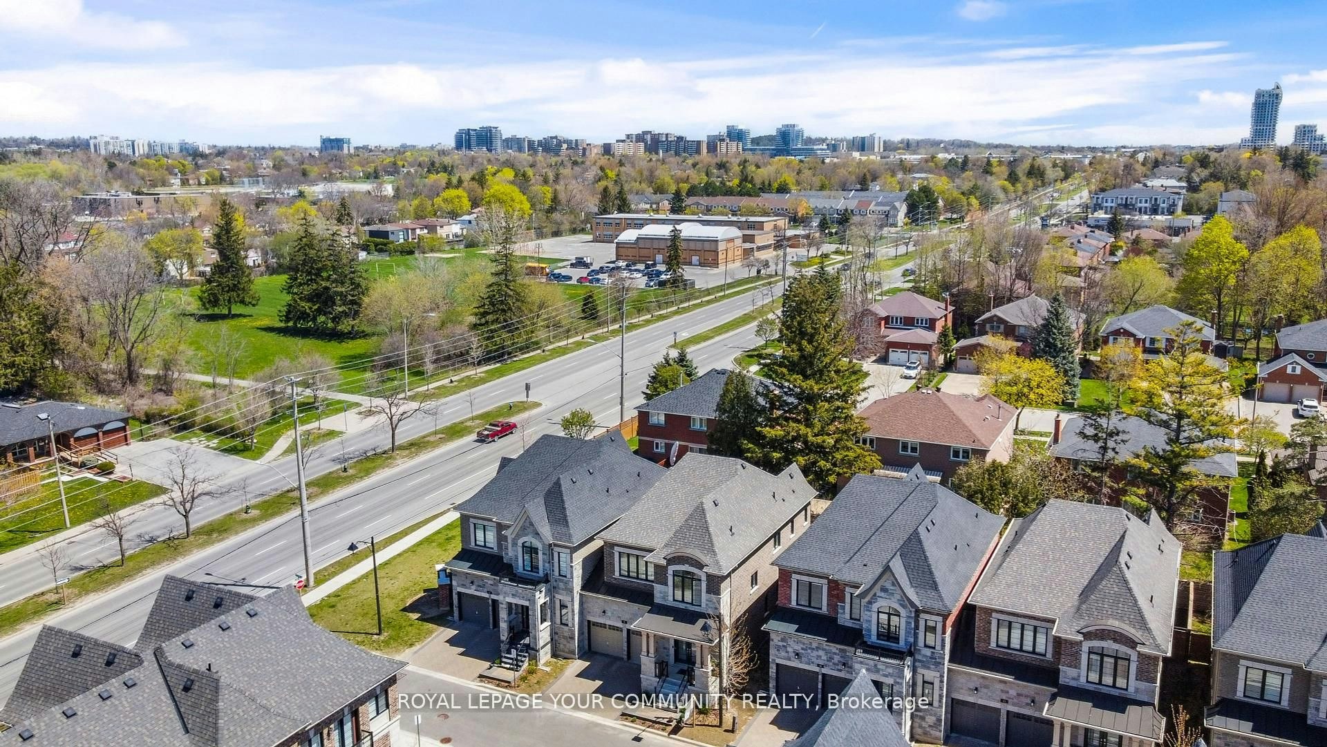 8 Duncombe Lane, Richmond Hill, ON, L4C 1C2 - 4