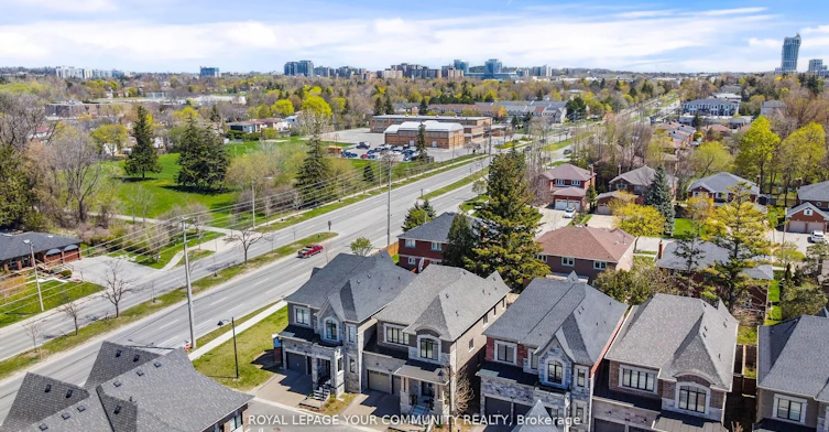 8 Duncombe Lane, Richmond Hill, ON, L4C 1C2 - 4