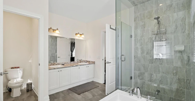 8 Duncombe Lane, Richmond Hill, ON, L4C 1C2 - 20