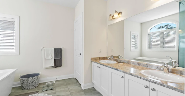 8 Duncombe Lane, Richmond Hill, ON, L4C 1C2 - 17