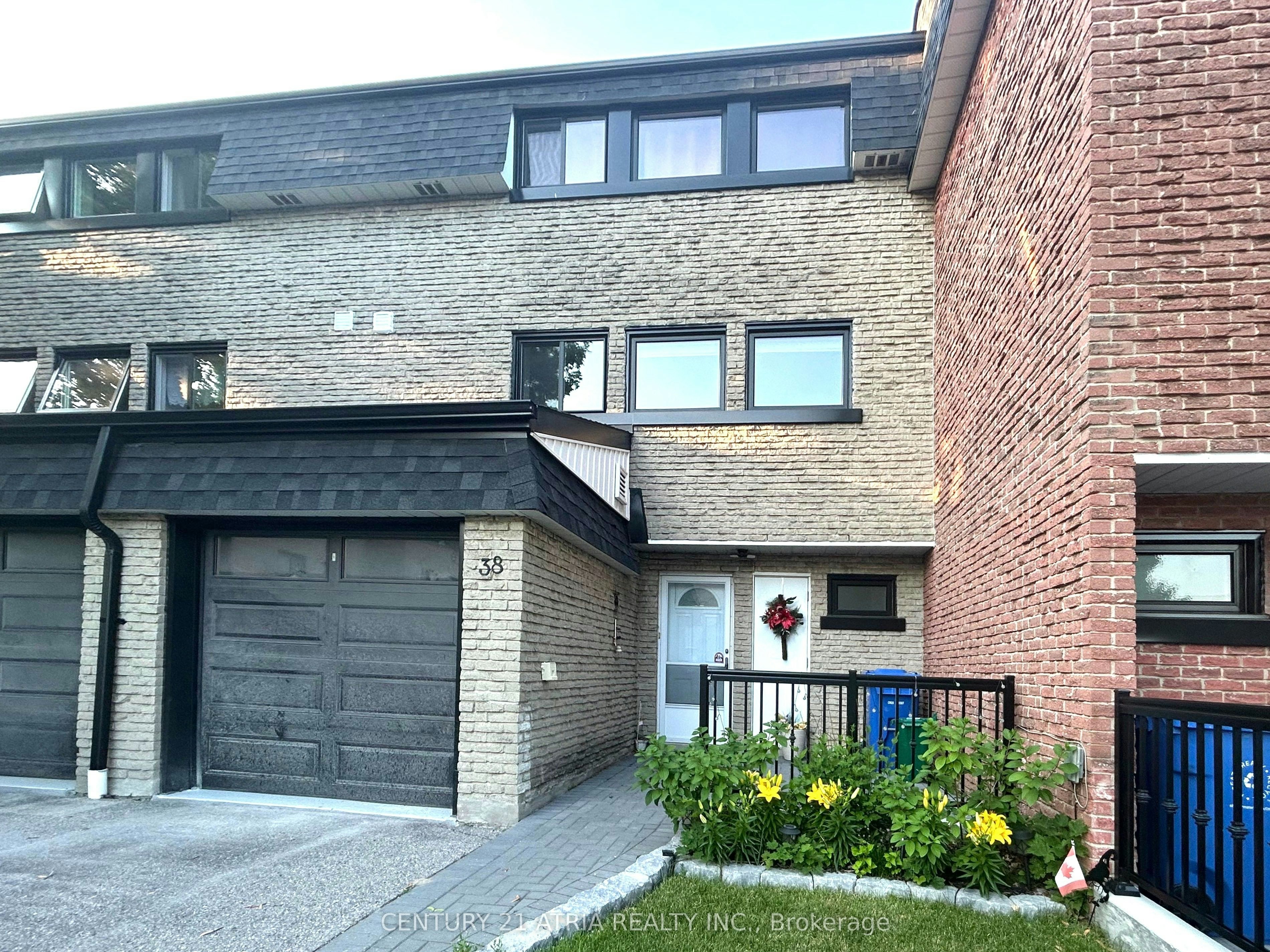 38 Henderson Drive, Aurora, ON, L4G 3L2