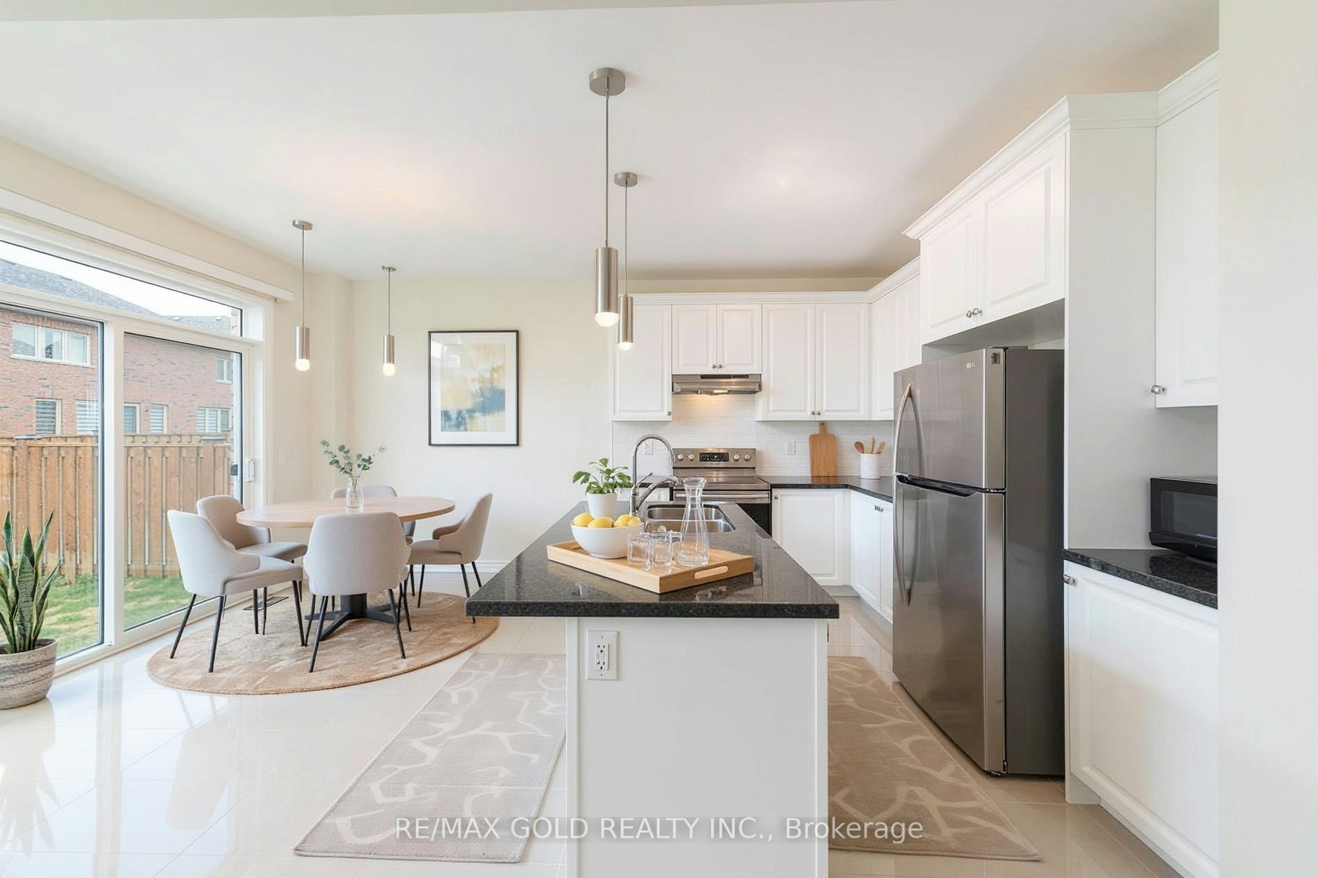 83 Selby Crescent, Bradford West Gwillimbury, ON, L3Z 1A5 - 2