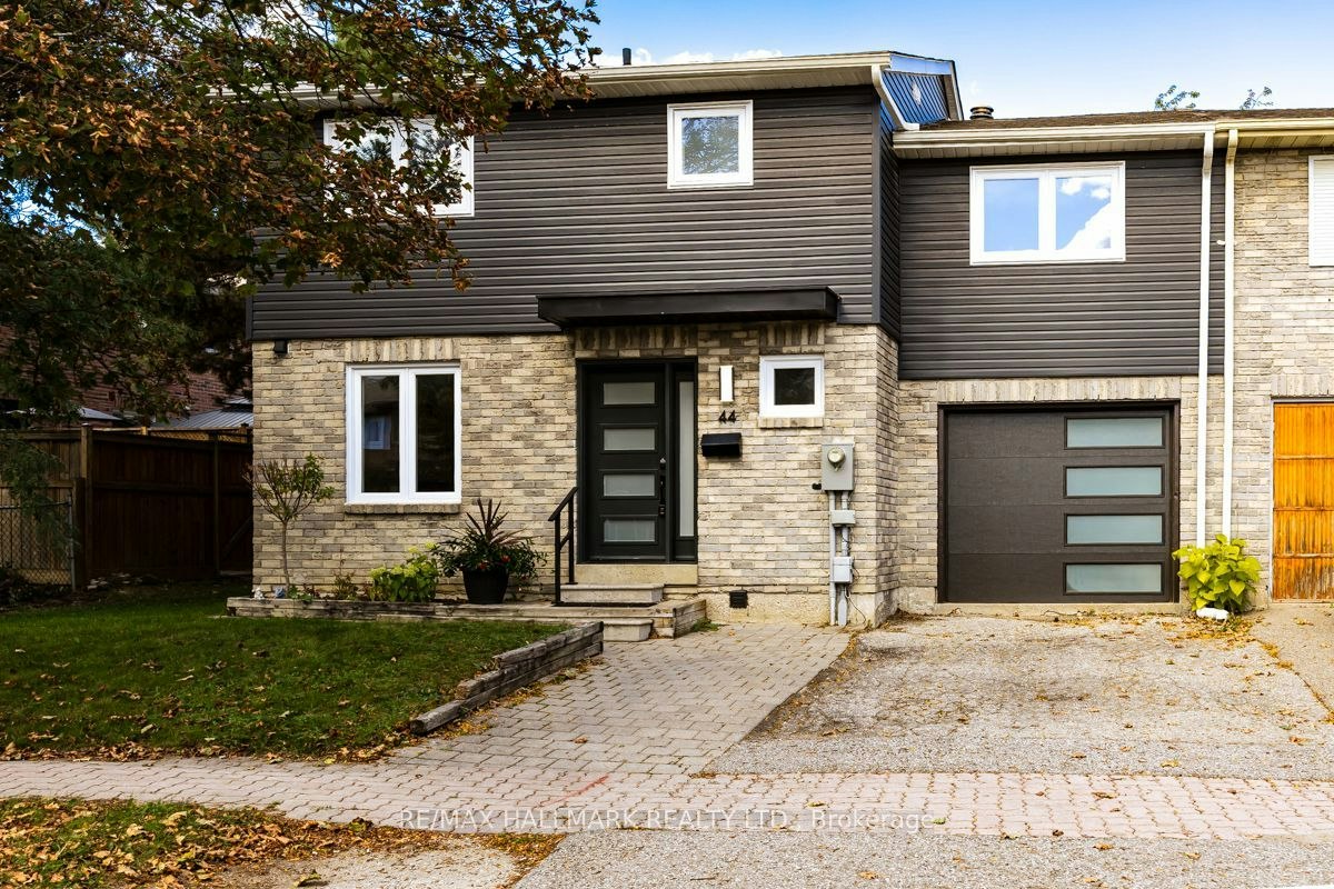 44 Michael Drive, Richmond Hill, ON, L4C 5W7